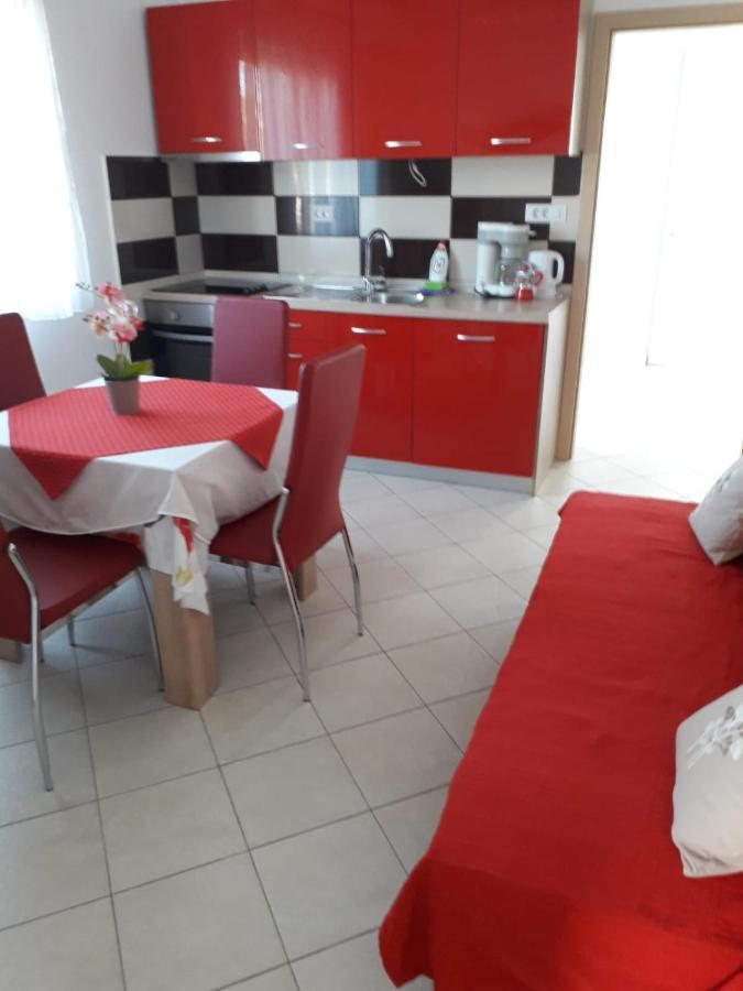 Apartments Sandra Palit Luaran gambar