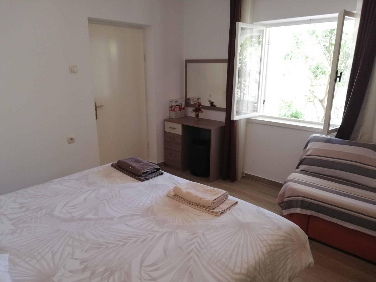Apartments Sandra Palit Luaran gambar